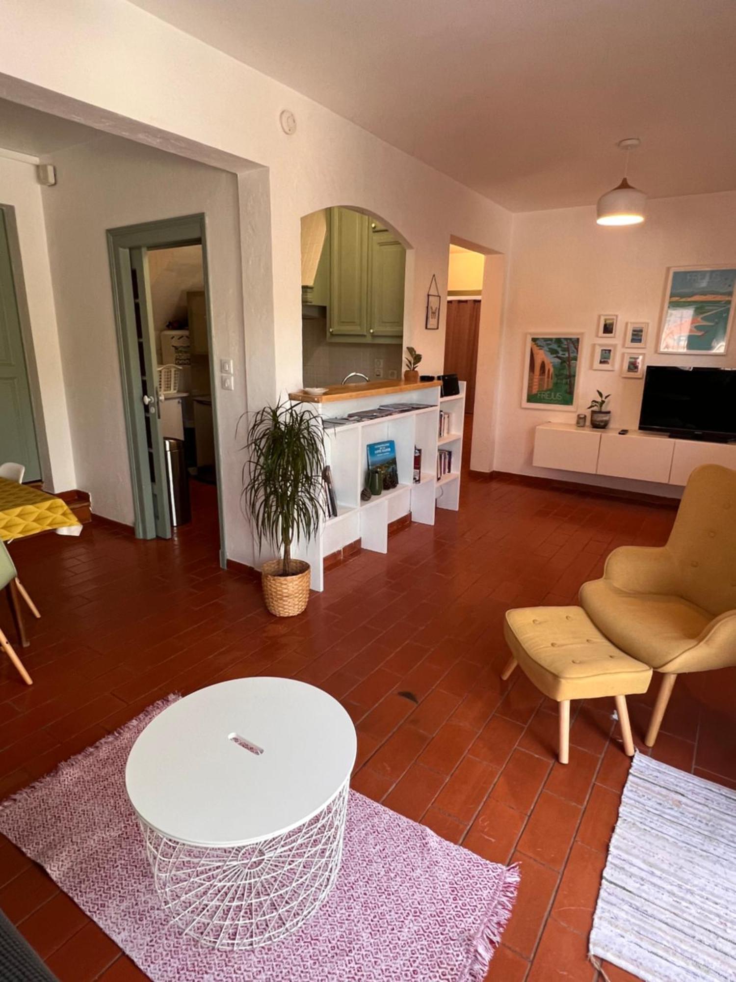 Simone, Appartement Maison, Quartier Calme, Grande Terrasse, Spa, Barbecue, 2 Chambres Fréjus Zewnętrze zdjęcie